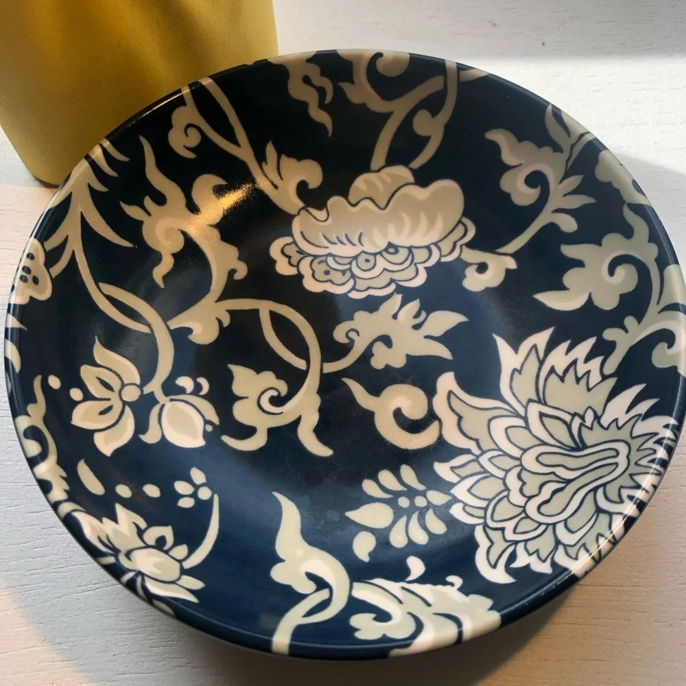โ ๏ธ๐ SOLD 11.17.2022 ๐โ ๏ธ
RARE NEW CRANE Vietnamese Dip Bowl (one) HTF - Picture 1 of 9